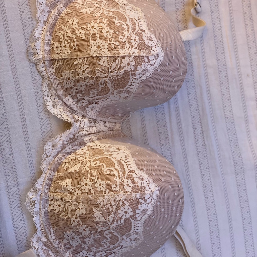 Nude Lace Victoria Secret 34DDD Bra
